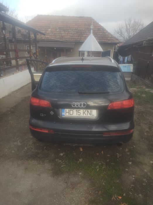 Vând Audi Q7 in stare buna