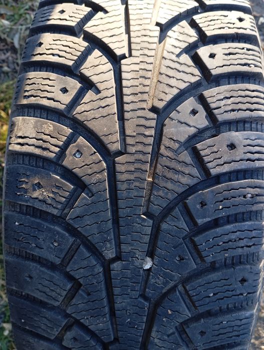 Продам автошину нокиа