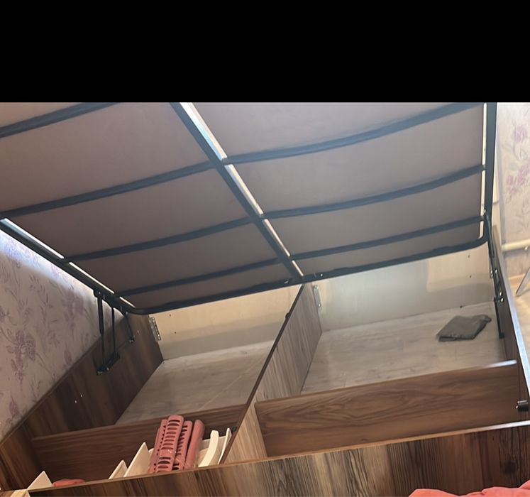 Спальный кровать