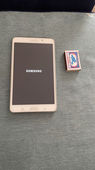 Продам Планшет SAMSUNG Galaxy Tab4 в отличном состояний