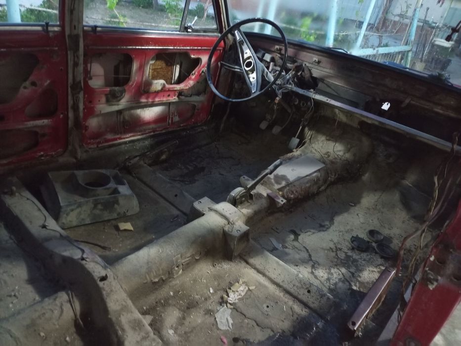 Продаётся ВАЗ 21011(копейка)на запчасти