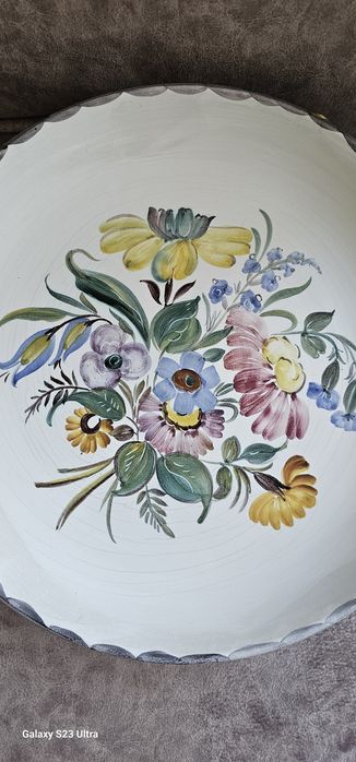 Чиния за закачане на стена