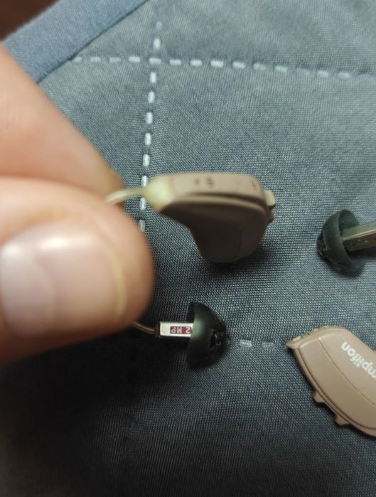 Aparat auditiv amplifon mini stânga dreapta