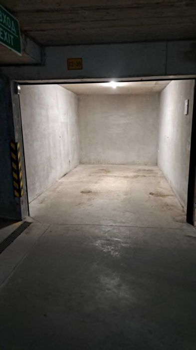 Дава се под наем Гараж / Паркомясто в София, Център - 18 кв.м за 153 € - Снимка #4