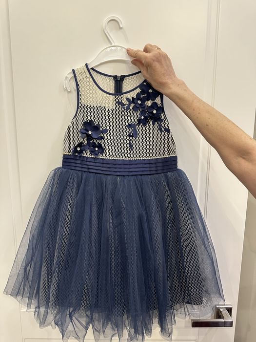 Платья нарядные 122см