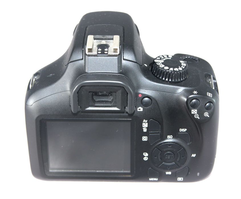 Комплект камера Canon EOS 4000D с обективи