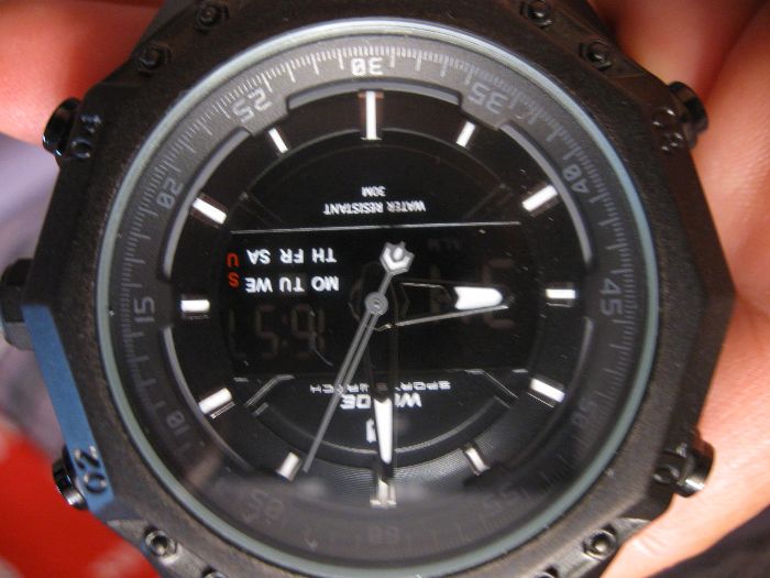 Мъжки водоустойчив спортен часовник WEIDE