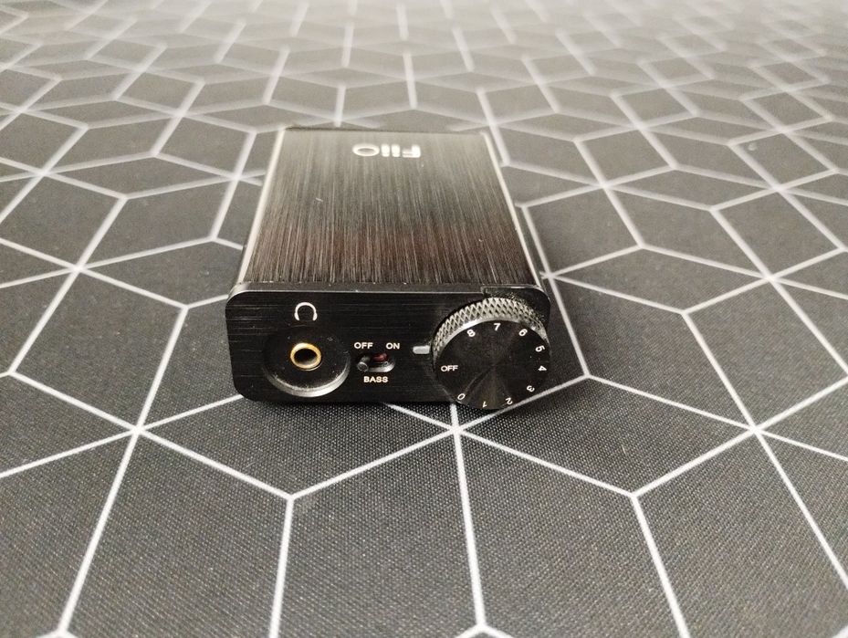 Vând amplificator căști Fiio E10k