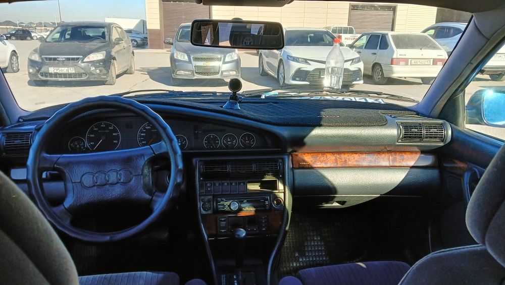 Машина Ауди А6 с 4