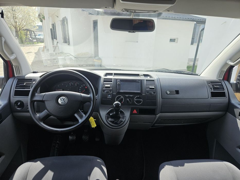 Volkswagen transporter 2.5 2010 5 locuri lung