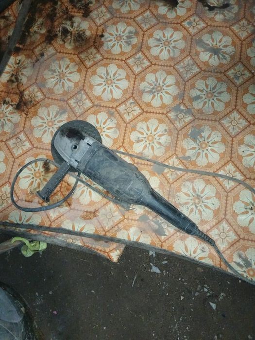 Продам болгарку .