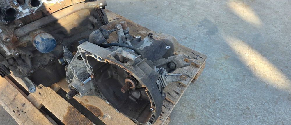 Cutie viteze Dacia Logan 1.6 benzina 2005 2006 / 2007 2008