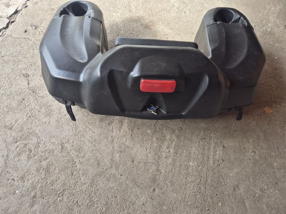 Lada atv...in stare foarte buna cu sistem prindere si 2 chei...