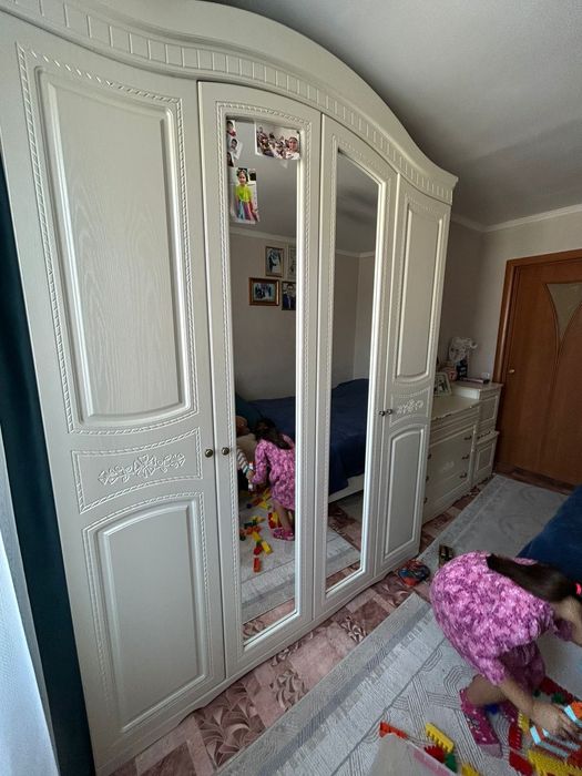 Продам спальный гарнитур