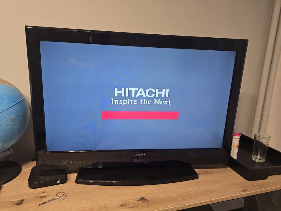 Телевизор Hitachi  32 328D02 запазен