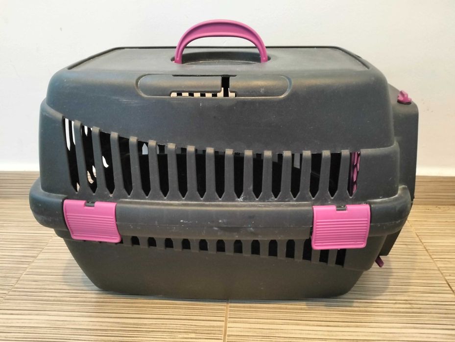 Cușcă transport animale pisică/câine, gri cu roz, foarte spațioasă și rezistentă Tel. 0740616525