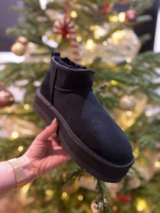 UGG Classic Ultra Mini Platform. Marimi disponibile
