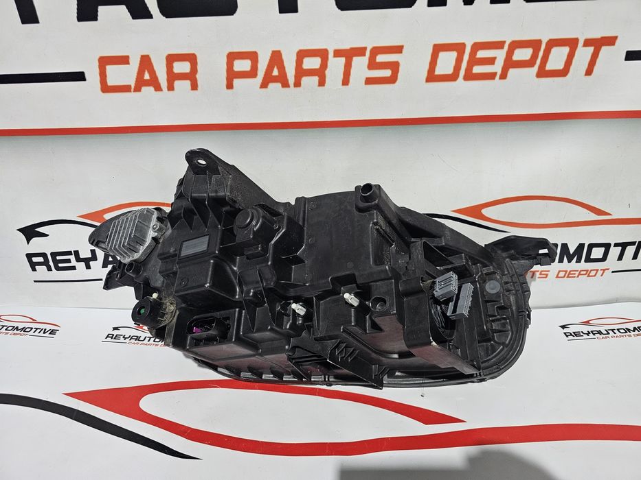 Far stanga full led Volvo XC90 XC 90 dupa 2015 cod 32338952