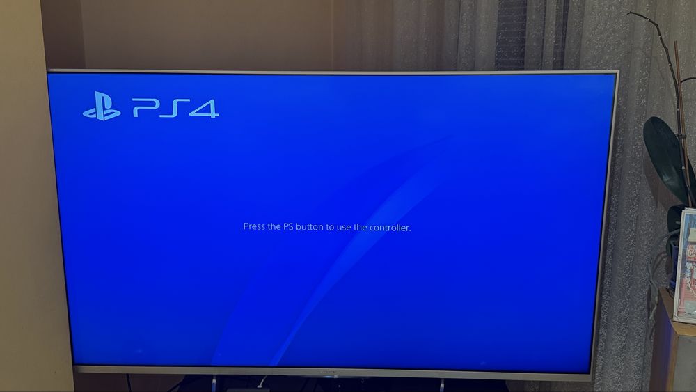 PlayStation 4 Pro 1TB + джойстик + 6 игри (FIFA, Call of Duty, Mafia)