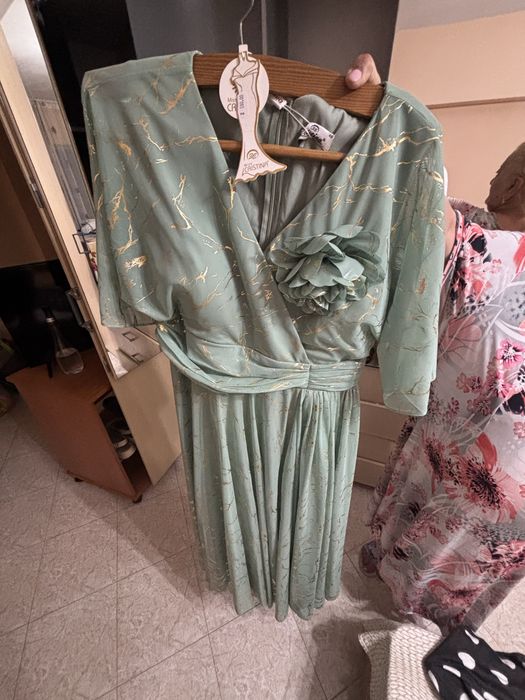 Rochie nouă nouță purtată doar odată la o nuntă