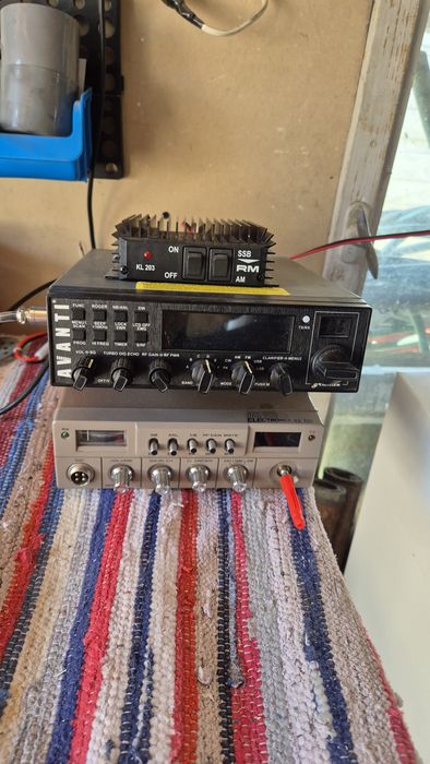 se vinde Statie CB Avanti Grande 45W cu amplificator  KL203 de 100w fm si 200ssb