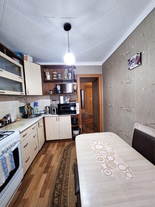 Продам 2х комнатную, центр , аймер