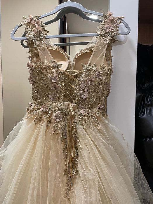 Уникална бална рокля