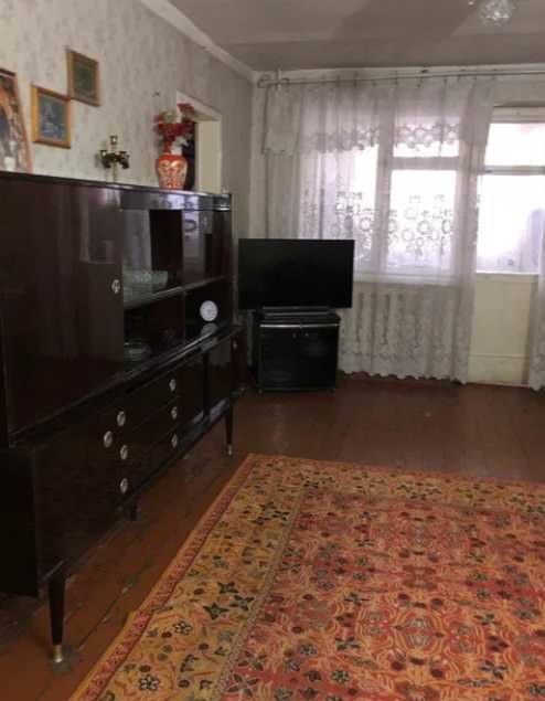Продаю 2х комнатную 2 этаж 4 эт  ул Саломатина  2х6