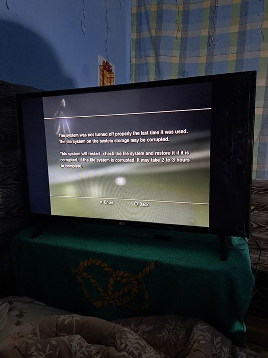 Descriere: Vând PlayStation 3 Slim împreună cu televizor LG și jocuri