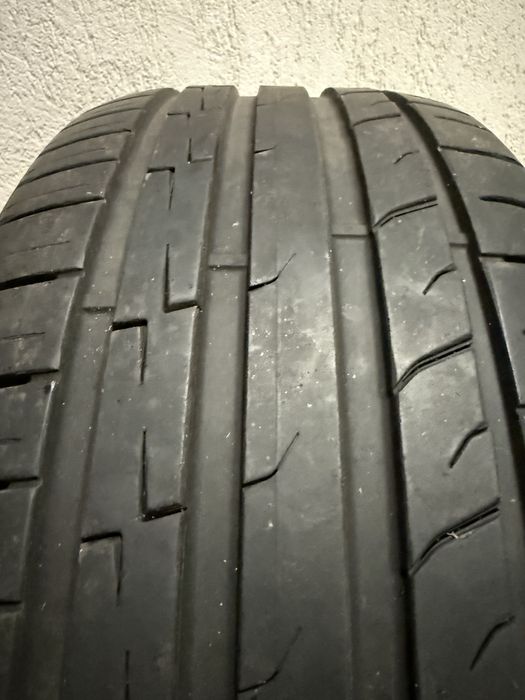 Vand 2 cauciucuri  300 ron/buc