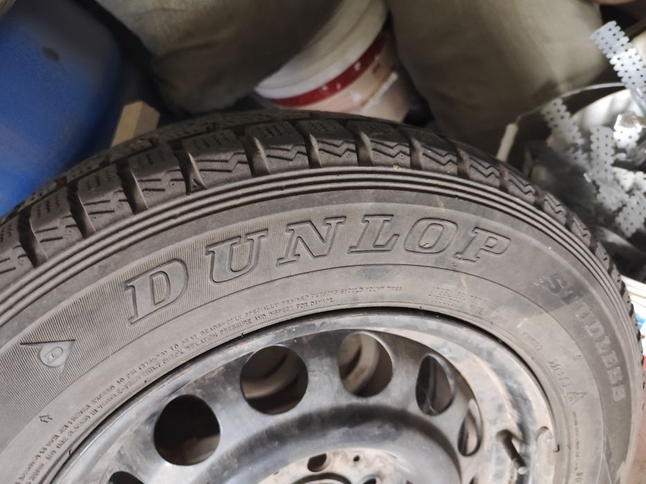 235/60/16 Dunlop