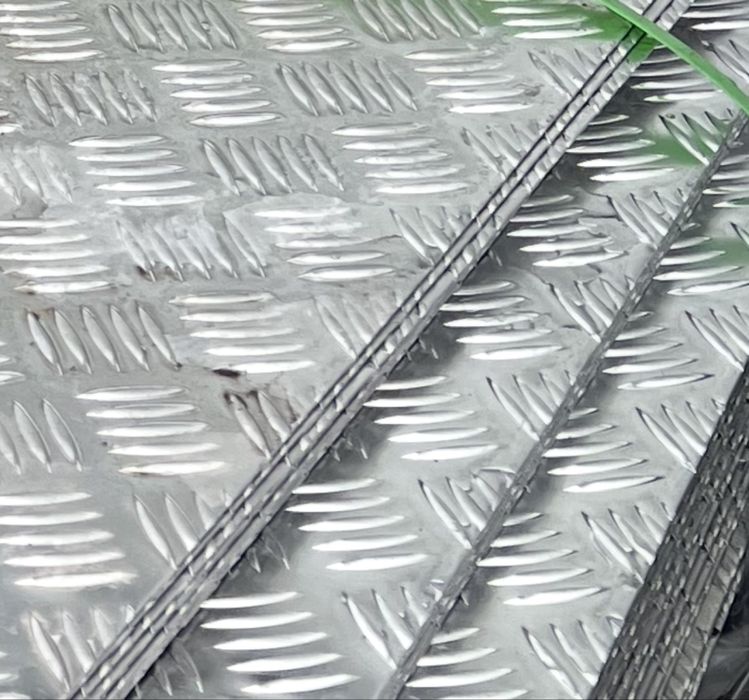 Лист алюминиевый риф. Квинтет 1,0 х 1.250 х 2.500 мм