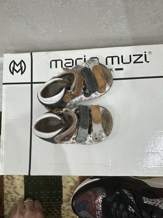 Продам детское обувь