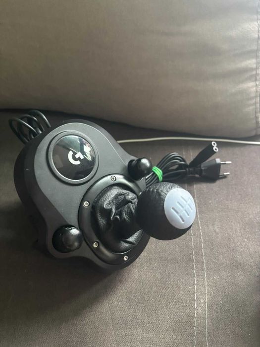 Продавам:Logitech g29