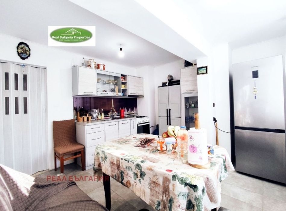 Продава се Двустаен апартамент в Русе, Център - 62 кв.м за 1257 €/кв.м - Снимка #5