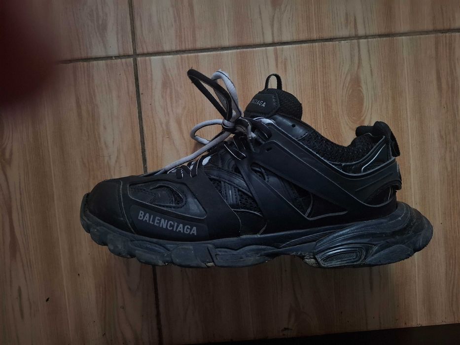 Balenciaga track