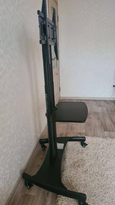 Продам кронштейн-стойку под ТВ