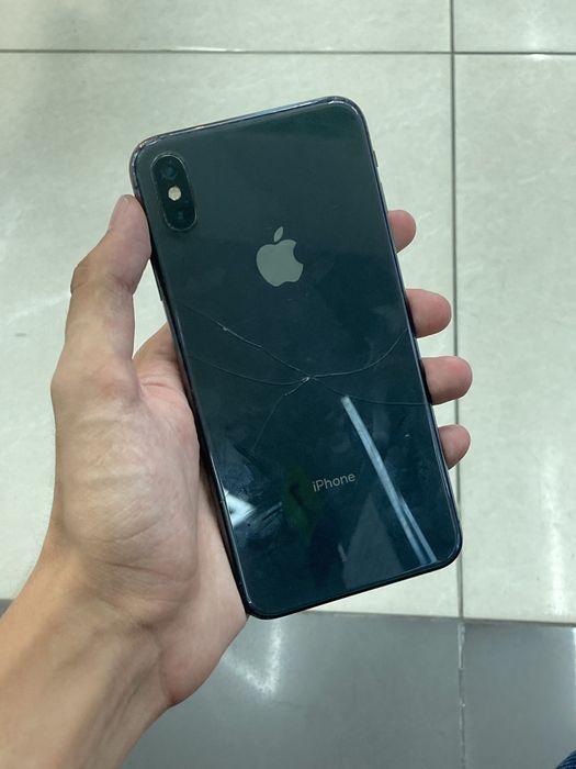 iPhone xs max sotiladi