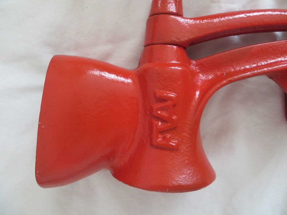 Ретро машинки за мелене на зърна, орехи, резачка за яйца