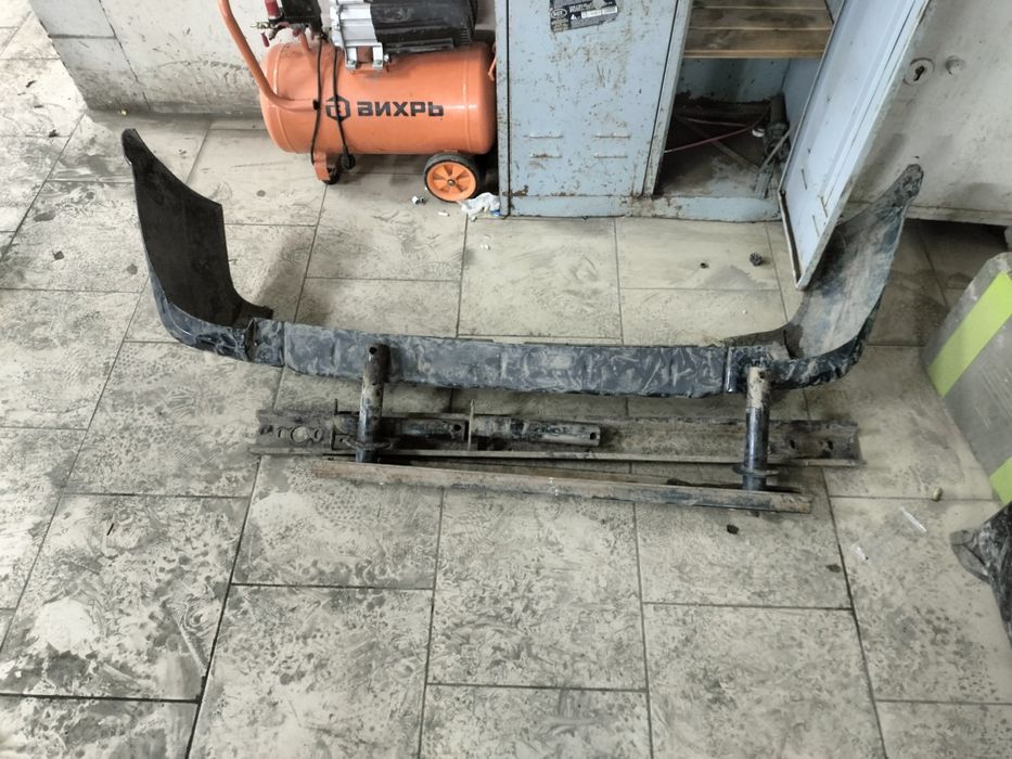 продам бампер нива пластиковый