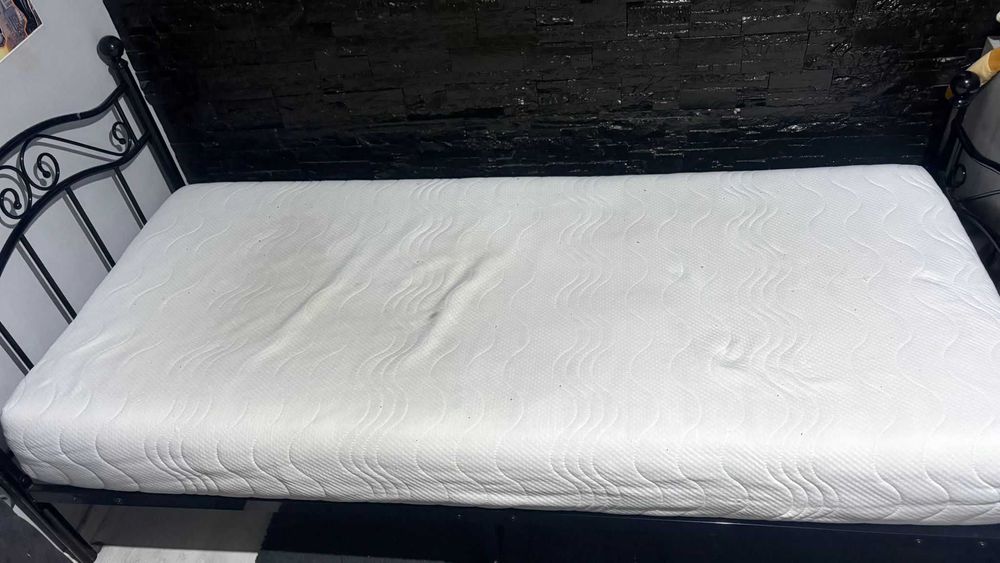 Pat metalic cu saltea dimensiune 90x200 WELLPUR GOLD F 85