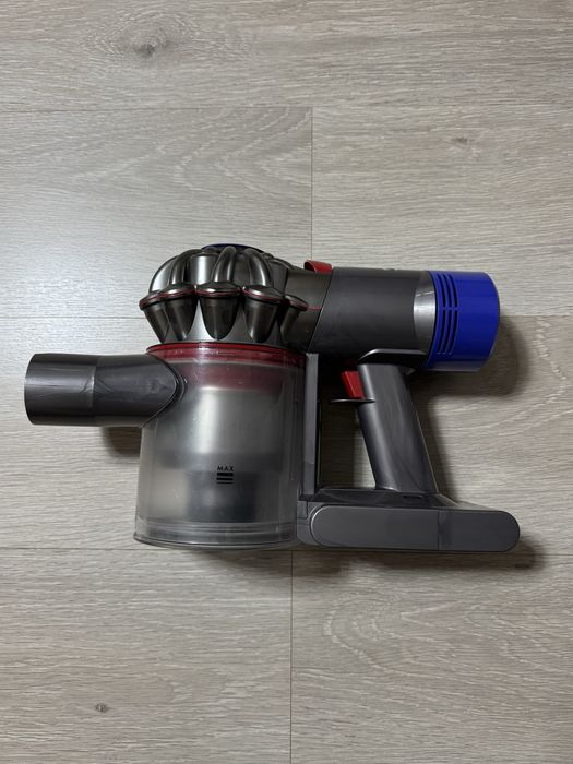 Aspirator Dyson V8