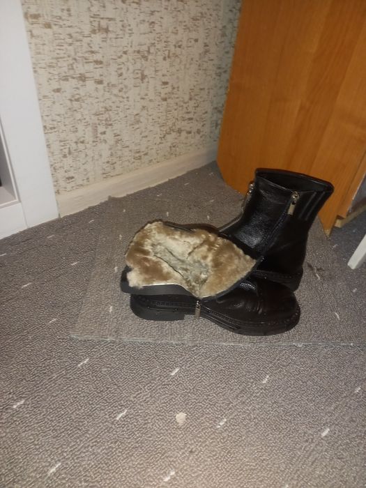 Продам  зимние ботинки