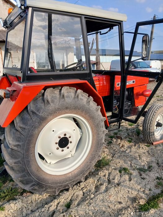 Tractor   U 445 nou