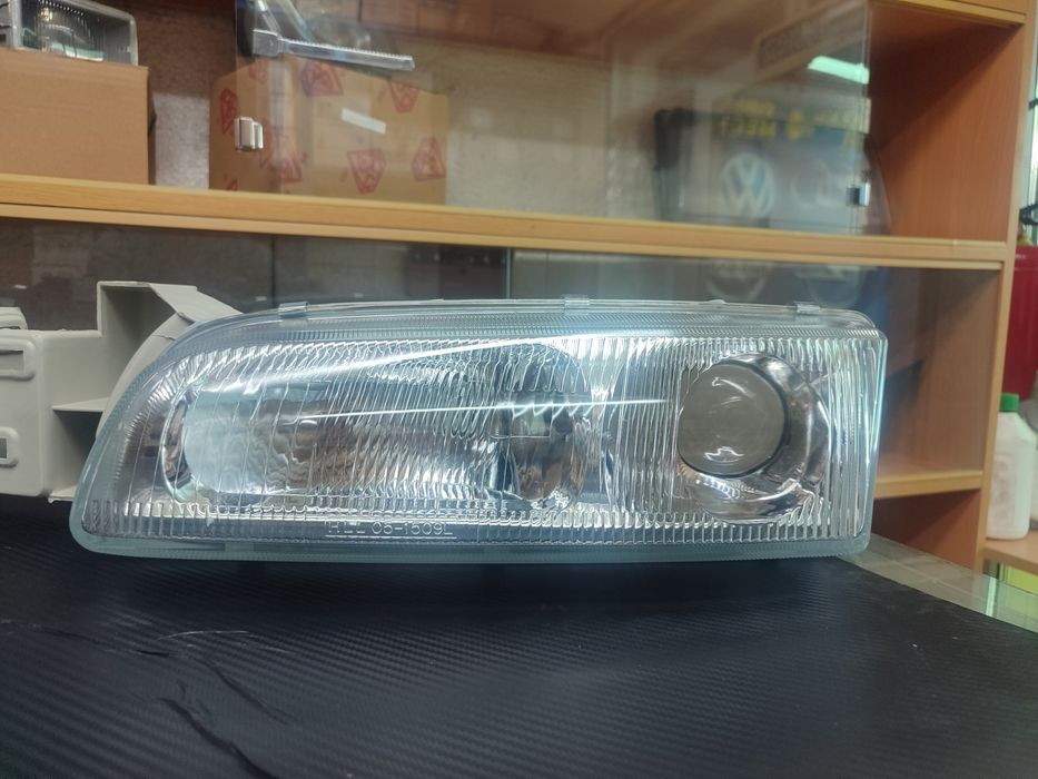Фары передние на Мазда 626 кронус