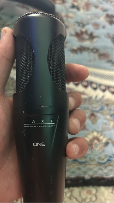 Студийный микрофон и звуковая карта