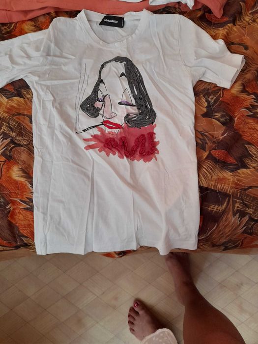 Продавам дамски тенески