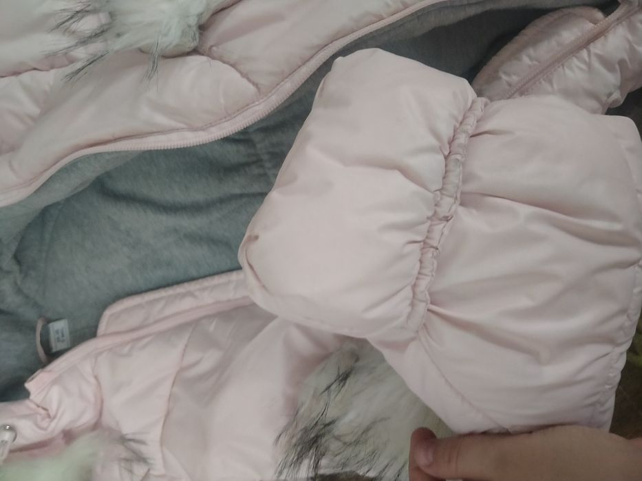 Продам зимний комбинезон на девочку