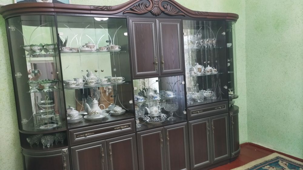 Гарнитура и шифоньер келисимили