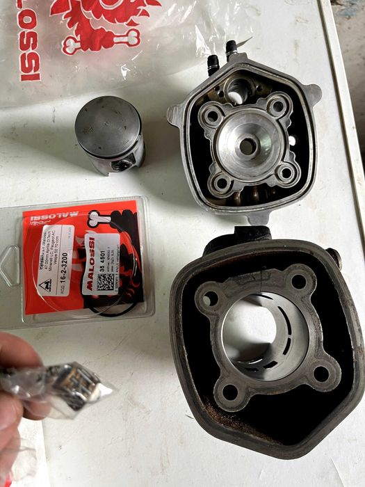 Кит Malossi 70cc Цилиндър, Бутало, Глава, Иглен лагер и Гарнитури